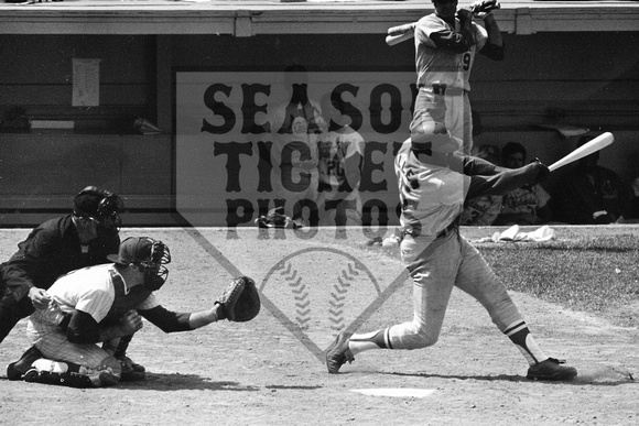 Allen, Dick 1970 cardinals swing at Shea